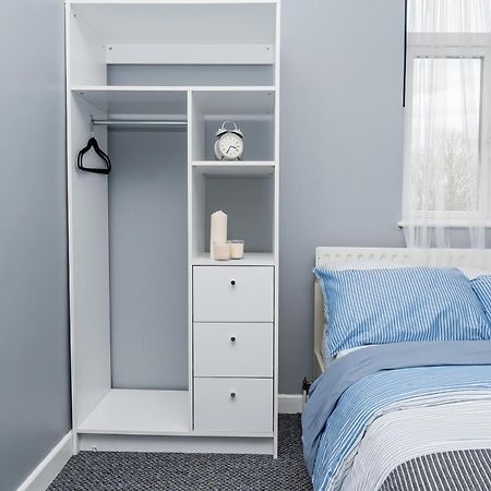 Shirley House 2, Self Catering Guest House, Self Check In, Smart Locks, 10 Min Walk To Southampton General, Aspire And Princess Anne Hospitals, Access To Fully Equipped Kitchen, Excellent Transport Links, Ideal For Longer Stays And Hospital Shifts Eksteriør billede