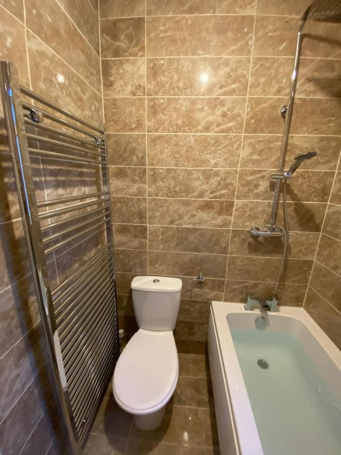 Shirley House 2, Self Catering Guest House, Self Check In, Smart Locks, 10 Min Walk To Southampton General, Aspire And Princess Anne Hospitals, Access To Fully Equipped Kitchen, Excellent Transport Links, Ideal For Longer Stays And Hospital Shifts Eksteriør billede