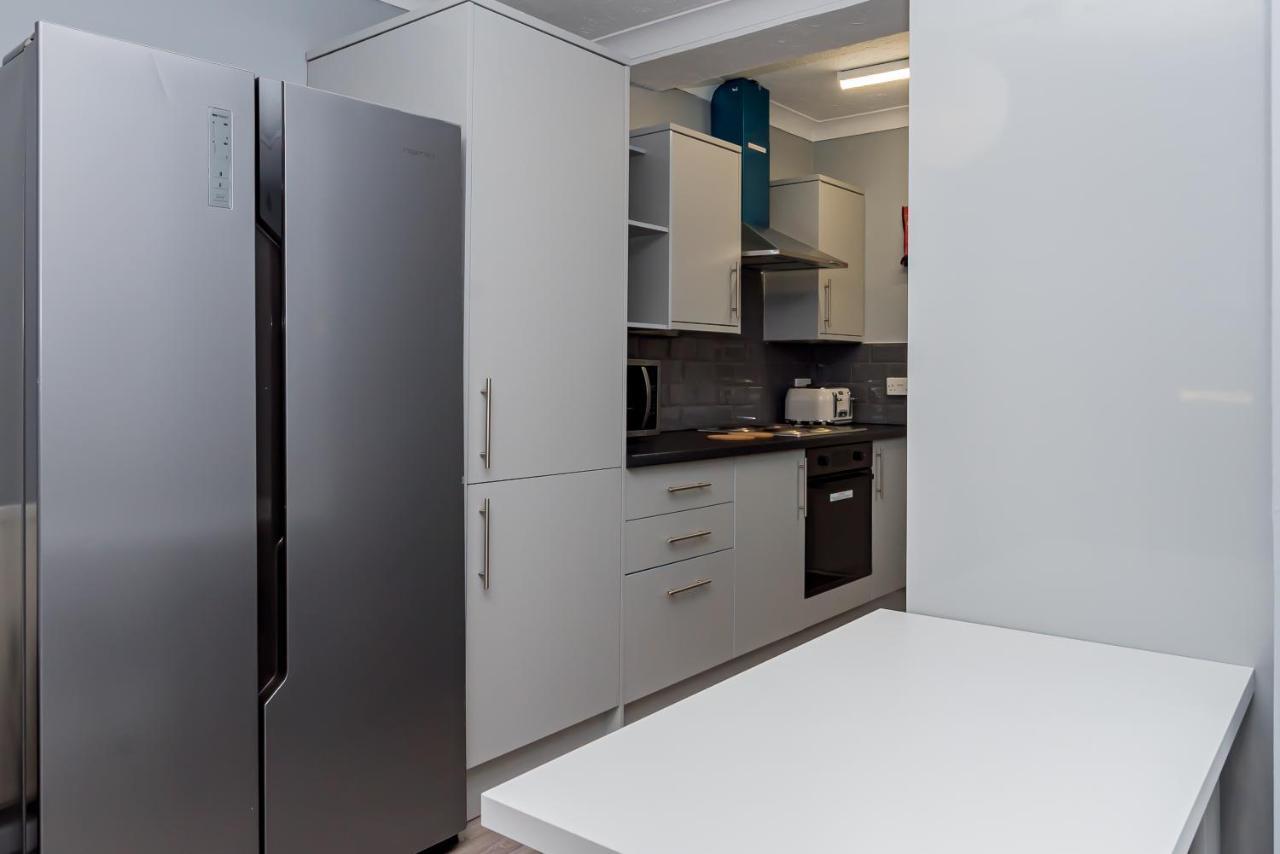 Shirley House 2, Self Catering Guest House, Self Check In, Smart Locks, 10 Min Walk To Southampton General, Aspire And Princess Anne Hospitals, Access To Fully Equipped Kitchen, Excellent Transport Links, Ideal For Longer Stays And Hospital Shifts Eksteriør billede