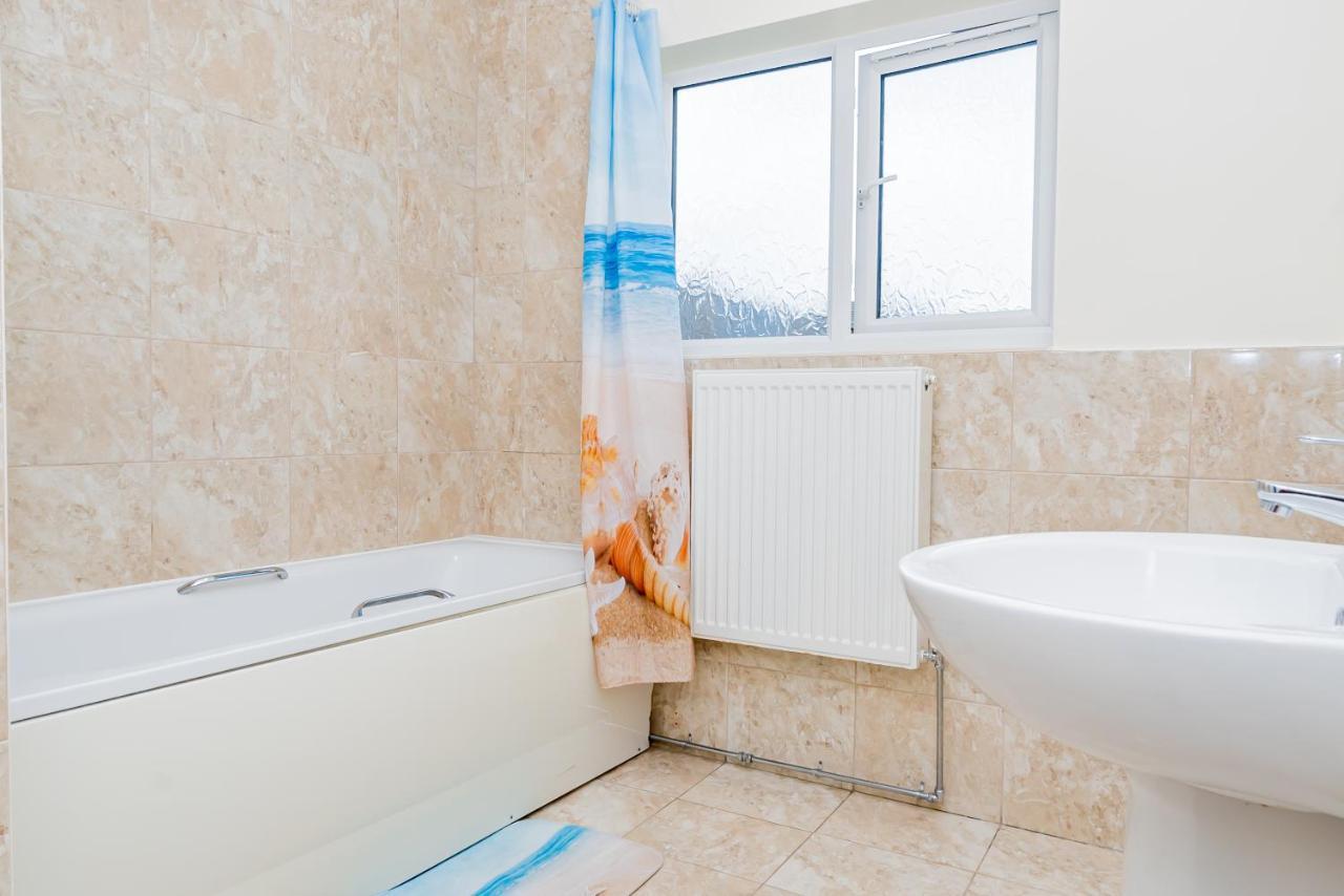 Shirley House 2, Self Catering Guest House, Self Check In, Smart Locks, 10 Min Walk To Southampton General, Aspire And Princess Anne Hospitals, Access To Fully Equipped Kitchen, Excellent Transport Links, Ideal For Longer Stays And Hospital Shifts Eksteriør billede