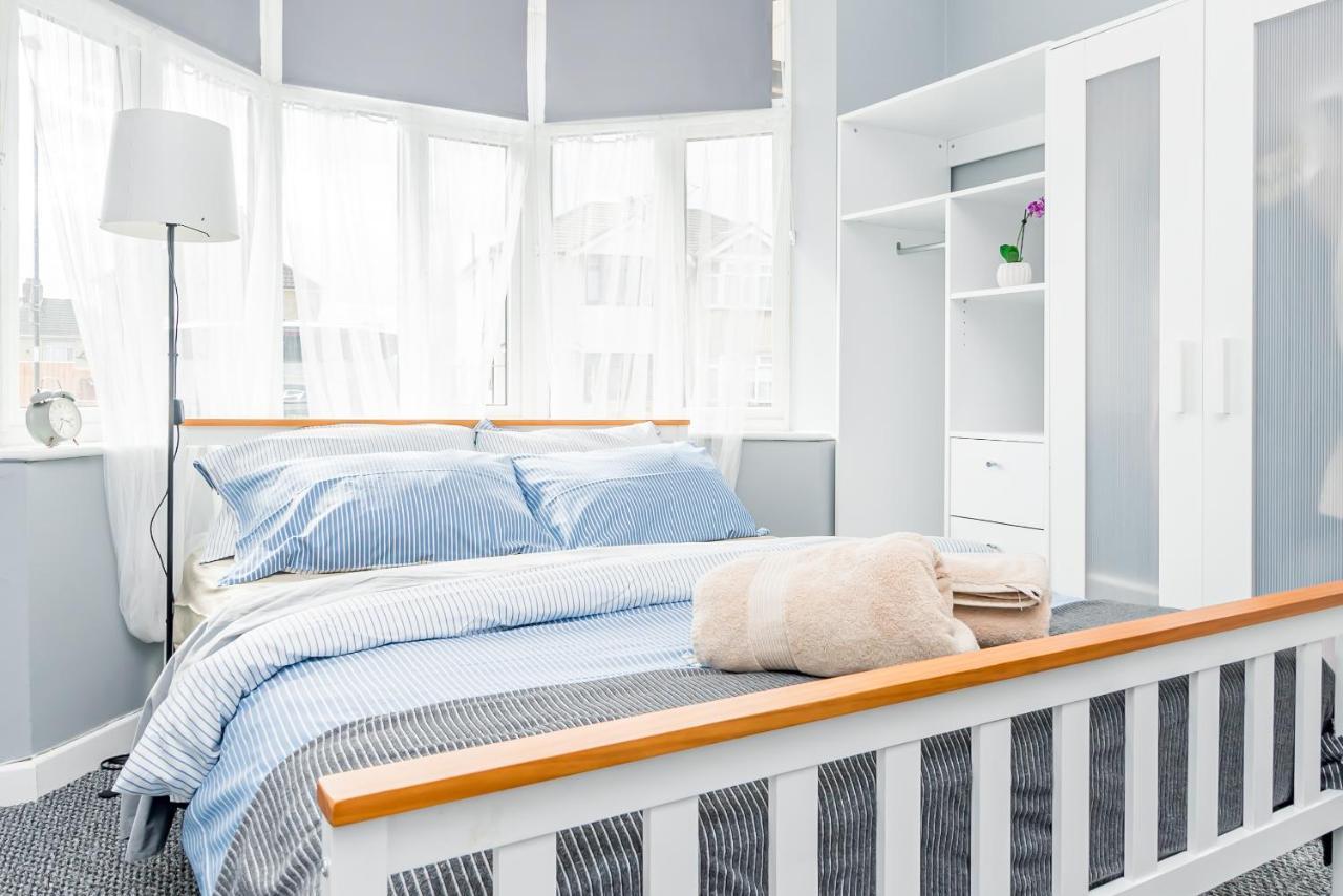 Shirley House 2, Self Catering Guest House, Self Check In, Smart Locks, 10 Min Walk To Southampton General, Aspire And Princess Anne Hospitals, Access To Fully Equipped Kitchen, Excellent Transport Links, Ideal For Longer Stays And Hospital Shifts Eksteriør billede