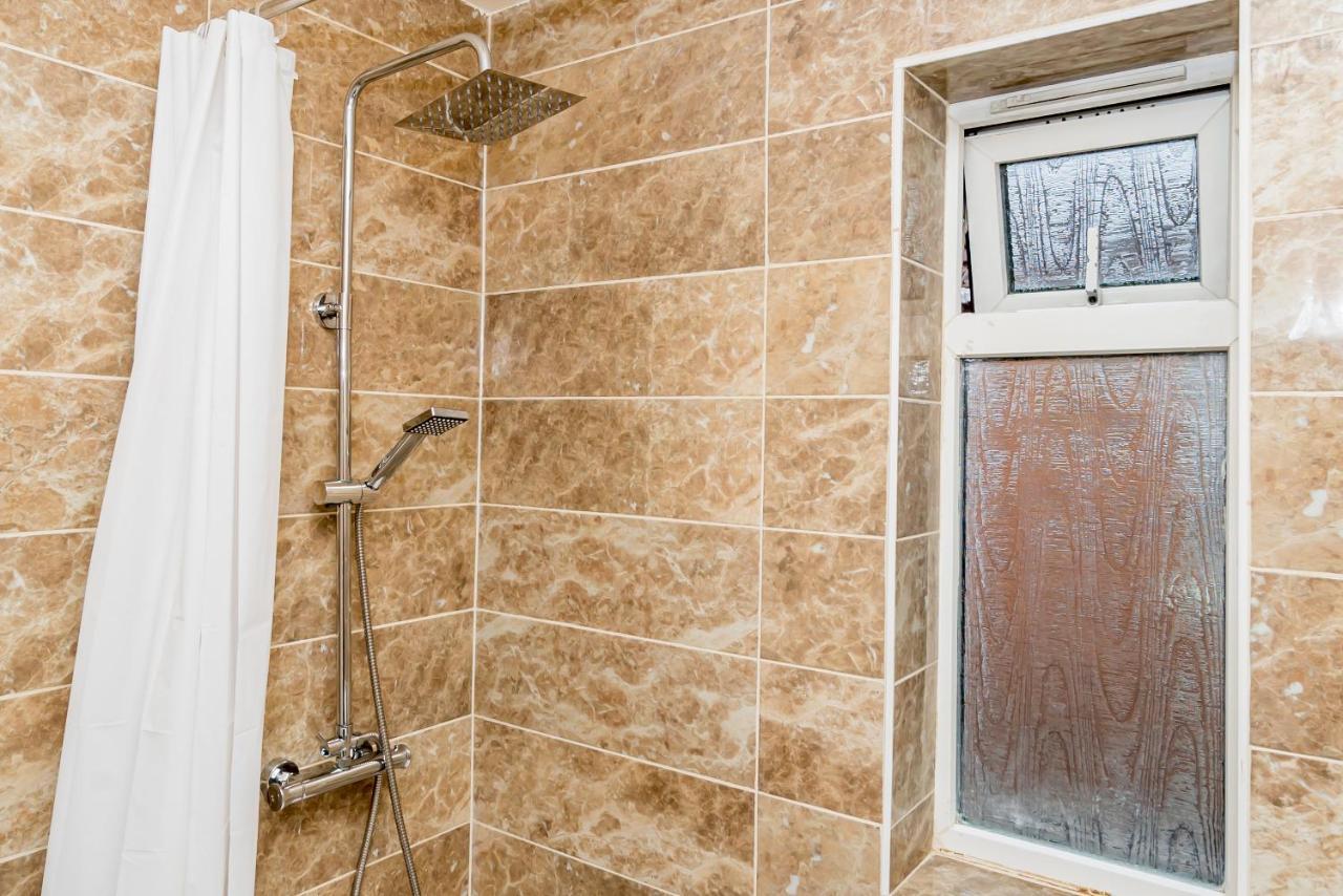 Shirley House 2, Self Catering Guest House, Self Check In, Smart Locks, 10 Min Walk To Southampton General, Aspire And Princess Anne Hospitals, Access To Fully Equipped Kitchen, Excellent Transport Links, Ideal For Longer Stays And Hospital Shifts Eksteriør billede